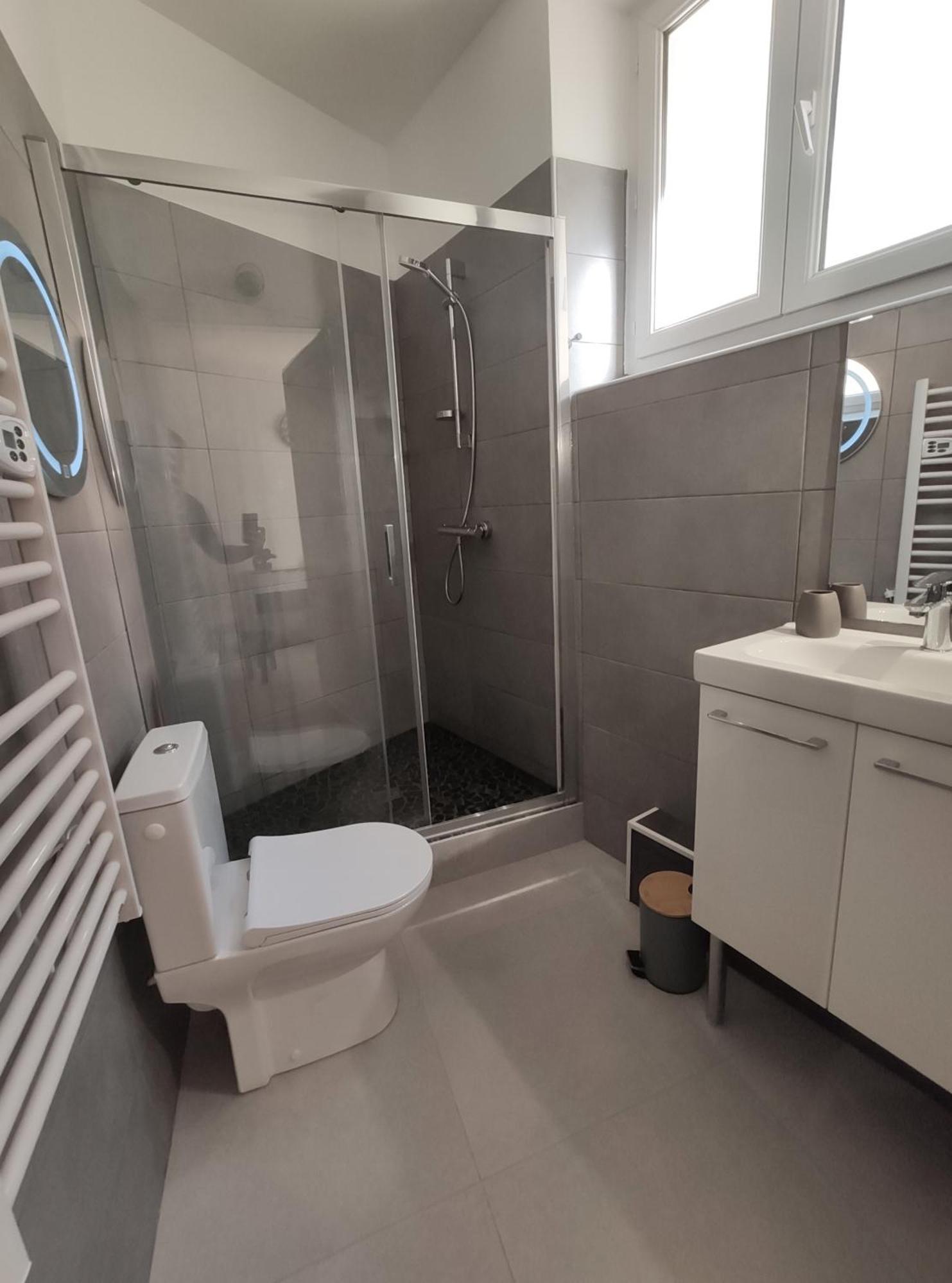 Escapade Ardechoise - Parking Gratuit - Chateau A 2 Pas Aubenas Zimmer foto